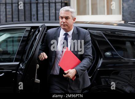 London, Großbritannien. 17. Januar 2023. Stephen Barclay, Gesundheitsminister, in der Downing Street für eine Kabinettssitzung. Kredit: Mark Thomas/Alamy Live News Stockfoto