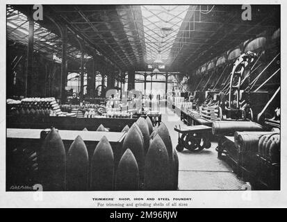 Blick auf das Trimmergeschäft in der Eisen- und Stahlgießerei, Woolwich Arsenal, Südosten von London, zum Trimmen und Mahlen von Schalen aller Größen. Stockfoto