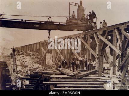 Patentlaufkrane von Scott Burn Brown and Company, auf der Blackfriars Bridge, London, 1863 Stockfoto