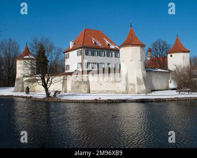 Deutschland, Bayern, München: Schloss Blutenburg im Winter. Stockfoto