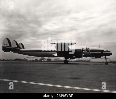 Das erste Lockheed Model 1049 Super Constellation, N67900, wurde aus dem ursprünglichen C-69, NX25600, umgewandelt. Stockfoto