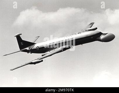 De Havilland DH106 Comet 4, XW626 (ehemals G-APDS), nach der Umstellung, um das Radar für die AEW Nimrod zu testen. Stockfoto