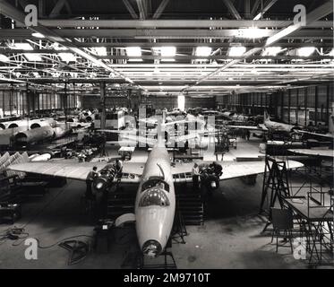 Ex-RAF English Electric Canberras wird für den Export in Samlesbury wiederaufgebaut. November 1970. Stockfoto