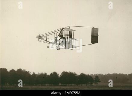 S.F. Cody fliegt den Cody-Doppeldecker Nr. 2, den Michelin-Cup-Doppeldecker über Laffans Plain. 28. Dezember 1910 Stockfoto