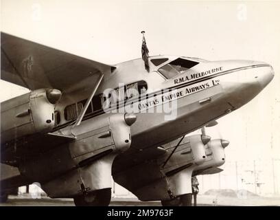 De Havilland DH86, VH-USF, RMA Melbourne, aus Qantas. Stockfoto