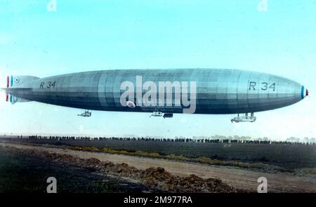 R34 Luftschiff im Flug. Getöntes Bild. Stockfoto