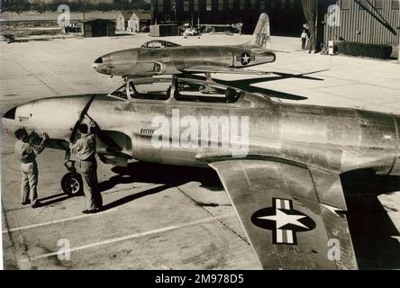 Lockheed P-80C-1-LO Shooting Star, 47-173, neben einem T-33. Stockfoto