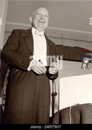 Sir Frederick Handley Page, CBE, FRAeS, 1885-1962, Raes President 1945-1947, Beim Abendessen nach dem Louis Blériot-Vortrag in Paris, 4. Mai 1950. Stockfoto