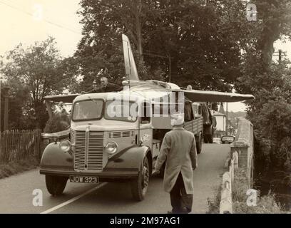 Folland Fo139 Midge, G-39-1, während des Straßentransports. Stockfoto