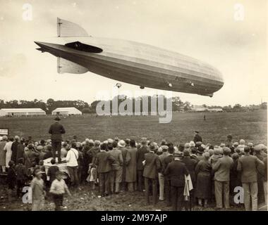 Graf Zeppelin, LZ 127, Landung im Hanworth Aero Park aus Deutschland, 18. August 1931. Stockfoto