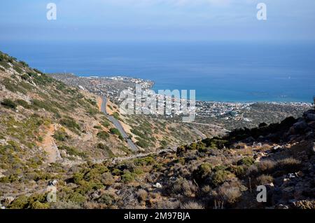 Griechenland, Kreta, Panoramablick auf das Dorf Stalis alias Stalida, ein bevorzugtes Baderesort am mittelmeer Stockfoto