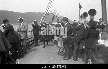 Foto auf einer Bootsfahrt von einem unbekannten Startpunkt nach Llandudno in Nordwales Stockfoto