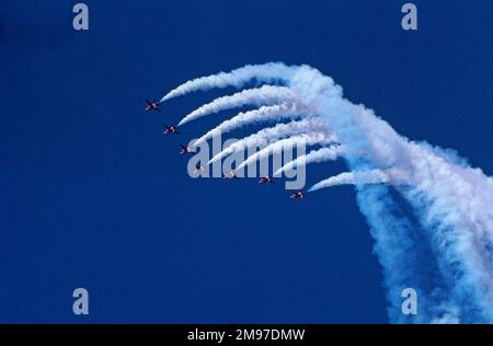 RAFAT RAF Red Arrows BAE Systems Hawks spielte 1982 den Big Nine Loop Stockfoto