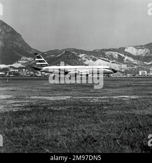 Convair CV880M VR-HFS von Cathay Pacific in Hongkong am 17. Mai 1962 Stockfoto