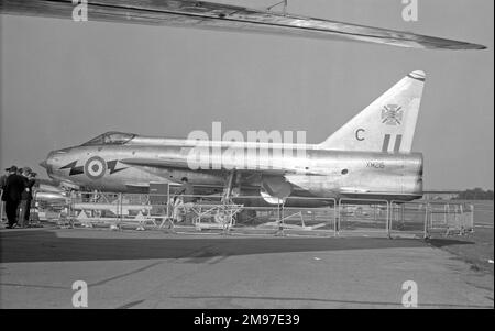 English Electric Lightning F.1A vom 111. Geschwader RAF auf der Farnborough Air Show am 1. September 1961 Stockfoto