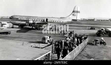 Boeing 377 Stratokruiser von Pan am in Los Angeles, 1949. Stockfoto