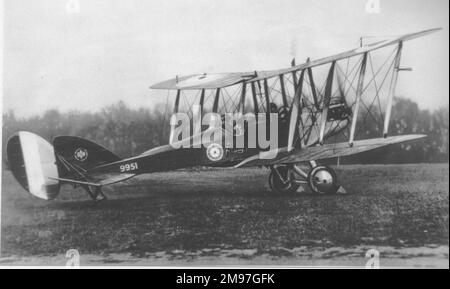 Royal Aircraft Factory Two-Seater BE 2c, das im April 1915 sein Debüt feierte, wurde zur Aufklärung, als Bomber und U-Boot-Patrouille sowie zu Trainingszwecken eingesetzt. Es wurden über eintausend gebaut; der hier gehörte zum RNAS (Royal Naval Air Service). Stockfoto