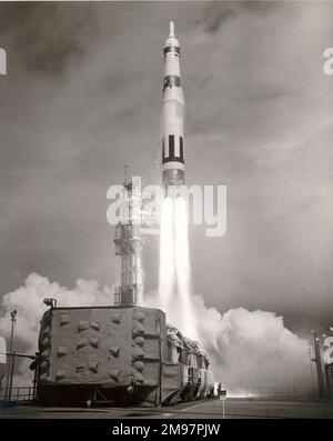 Martin SM-68 Titan ICBM kurz nach dem Start. Stockfoto