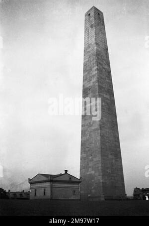 Erbaut zu Ehren der Schlacht von Bunker Hill, dem ersten großen Konflikt zwischen britischen und Patrioten im Amerikanischen Revolutionskrieg. Erbaut zwischen 1827-1843 67 Meter hoch aus Granit aus dem nahe gelegenen Quincy. 294 Schritte nach oben. Bunker Hill gehört heute zum Boston Historic National Park. Stockfoto