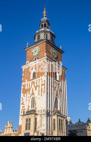 Historischer Turm des Rathausgebäudes in Krakau, Polen Stockfoto