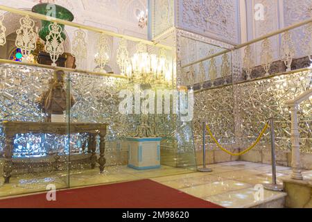 TEHERAN, IRAN - 5. JULI 2019: Innere des Golestan Palace in Teheran, Hauptstadt des Iran. Stockfoto
