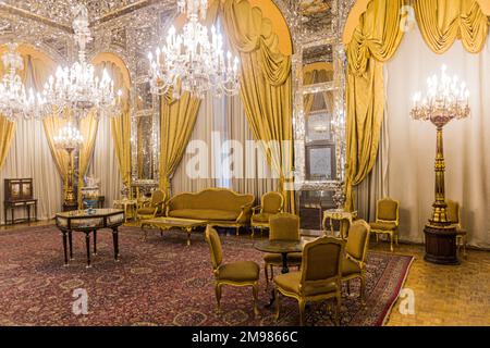 TEHERAN, IRAN - 5. JULI 2019: Spiegelsaal im Golestan-Palast in Teheran, Hauptstadt des Iran. Stockfoto