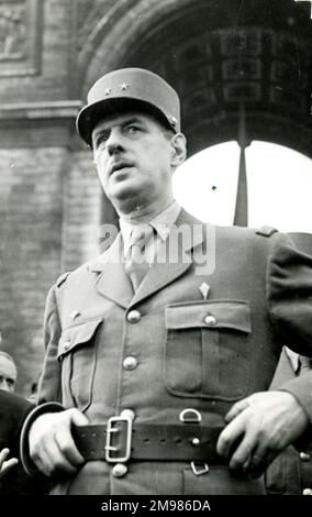 General Charles de Gaulle (1890-1970), französischer Soldat und Staatsmann, hier in Uniform während des Zweiten Weltkriegs gesehen. Stockfoto