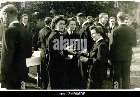 Admiral Sir Harold Burrough (1889-1977), stellvertretender Marineoffizier der Royal Navy - Geburtstagsparty, Minden, Deutschland, Juli 1945. Stockfoto