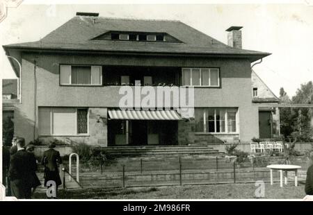 Admiral Sir Harold Burrough (1889-1977), stellvertretender Marineoffizier der Royal Navy - Geburtstagsparty, Minden, Deutschland, Juli 1945. Stockfoto