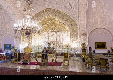 TEHERAN, IRAN - 5. JULI 2019: Salam (Rezeption) Halle im Golestan Palast in Teheran, Hauptstadt des Iran. Stockfoto