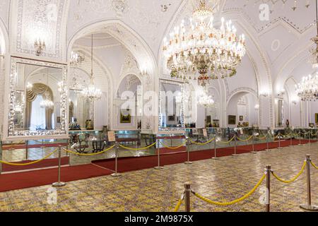TEHERAN, IRAN - 5. JULI 2019: Salam (Rezeption) Halle im Golestan Palast in Teheran, Hauptstadt des Iran. Stockfoto