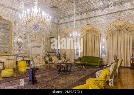TEHERAN, IRAN - 5. JULI 2019: Spiegelsaal im Golestan-Palast in Teheran, Hauptstadt des Iran. Stockfoto