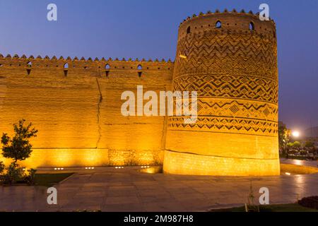 Abendlicher Blick auf die Zitadelle Karim Khan in Shiraz, Iran. Stockfoto