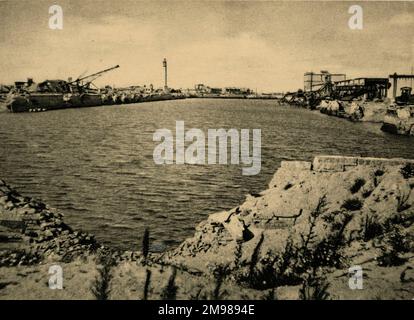 Dünkirchen, Frankreich - die Docks, die WW2 Schäden erlitten haben. Stockfoto