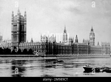 Häuser von Parlliament, Westminster, London, von der anderen Seite der Themse aus gesehen. Stockfoto