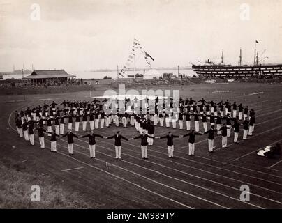 Marine-Ausstellung auf einem Sportplatz. Stockfoto