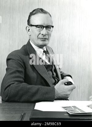 Professor David Keith-Lucas, FRAeS, Präsident der Royal Aeronautical Society 1968-1969. Stockfoto