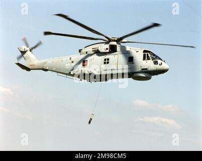 Eh Industries (später AgustaWestland) EH101 PP5, ZF649, der fünfte von neun Vorserien-Hubschraubern, die ihr Ferranti Thomson Flash-Sonar mit aktivem Dipping zeigen. Stockfoto
