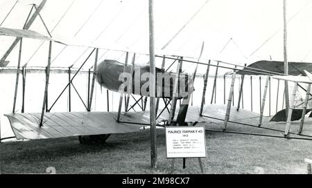 Der 1913 Maurice Farman F40 of the Nash Collection befindet sich am 15. Juli auf der 1956 Royal Aeronautical Society Garden Party in Wisley. Stockfoto