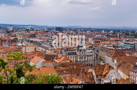 Luftaufnahme von Graz, Steiermark, Österreich vom Schlosshügel Stockfoto