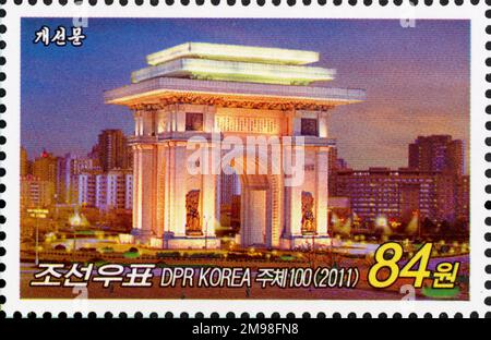 2011 Nordkorea Stempelsatz. Architektur von Pjöngjang. Triumphbogen bei Nacht Stockfoto