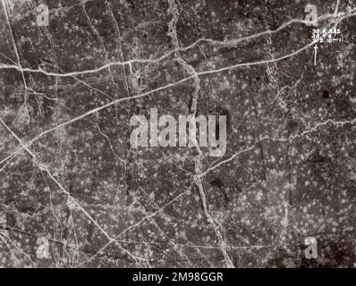 Luftaufnahme eines Muschelgebiets östlich von Messines, einem Gebiet in der Nähe von Ypern, Westflandern, Belgien, am 9. Mai 1918. Stockfoto