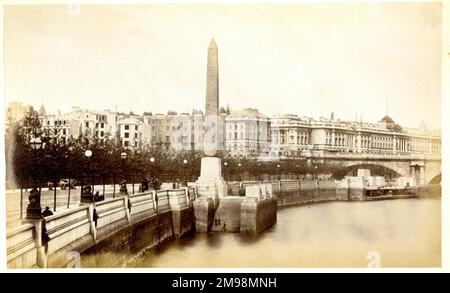 Die Themse und Kleopatras Nadel, London. Stockfoto