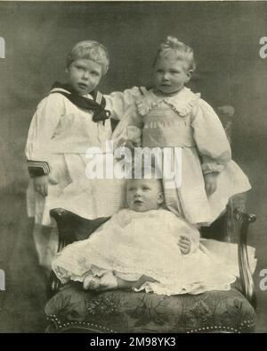 Drei Kinder von König George V und Königin Mary - der zukünftige Edward VIII (links), der zukünftige George VI (rechts) und Prinzessin Mary (Baby, Mitte). Stockfoto