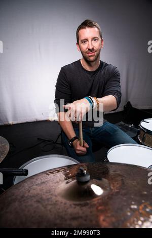 Schlagzeuger Mike Johnston fotografierte im Ei, Bath. Stockfoto