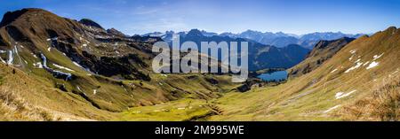 Panorama der Bayrischen Alpen mit Blick auf den Seealpesee Stockfoto