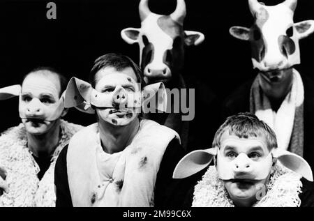 Front Centre: Barrie Rutter (Napoleon) in ANIMAL FARM von George Orwell im Cottesloe Theatre, National Theatre (NT), London SE1 25/04/1984 angepasst und Regie von Peter Hall Design: Jennifer Carey Beleuchtung: John Bury Bewegung: Stuart Hopps Stockfoto