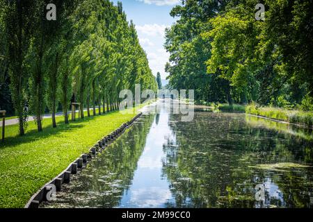 Die Schlösser von Laxenburg befinden sich in der Gemeinde Laxenburg in Niederösterreich. Stockfoto