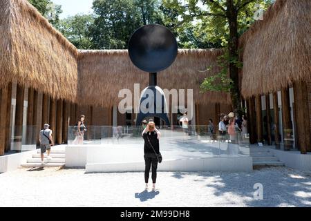 Simone Leighs Kunstausstellung auf dem amerikanischen Pavillon der Biennale Art in Venedig Stockfoto