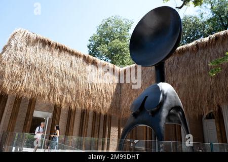 Simone Leighs Kunstausstellung auf dem amerikanischen Pavillon der Biennale Art in Venedig Stockfoto